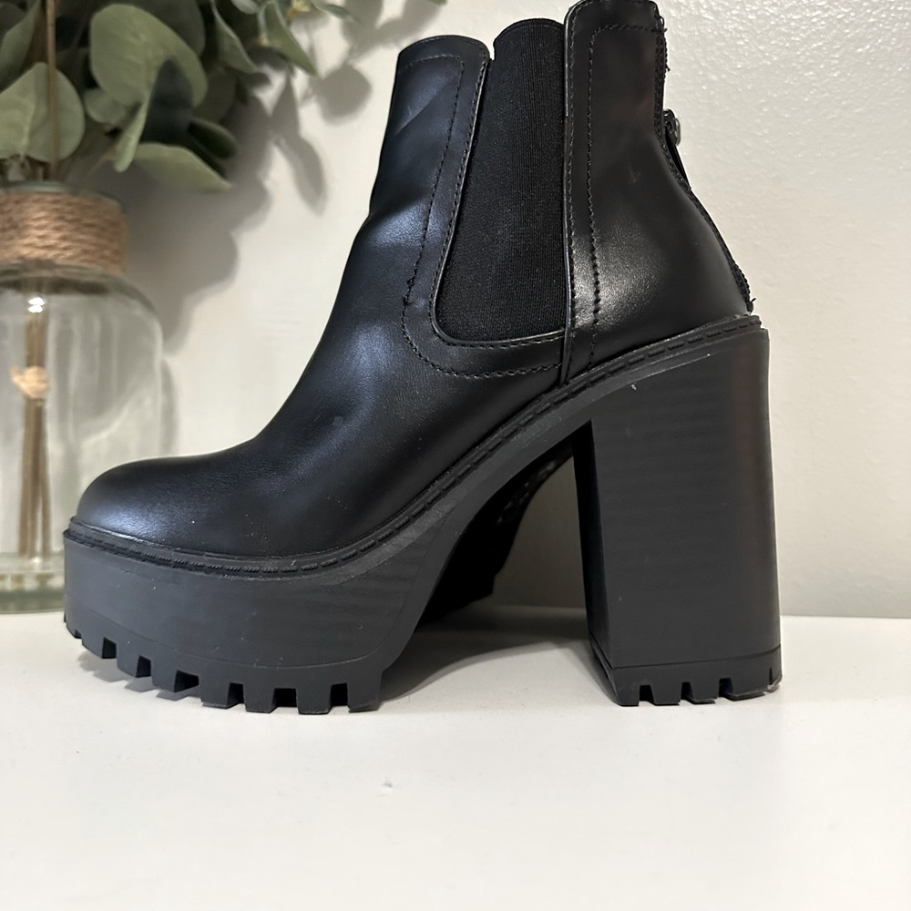Beautiful Chunky Platform Boots